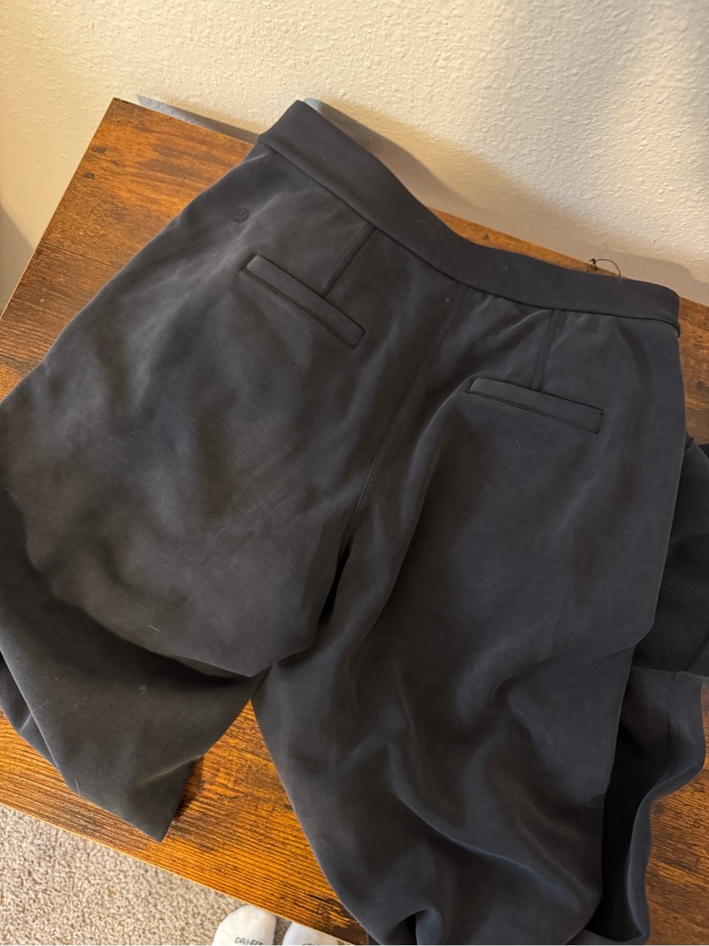 Lululemon Softstreme Pintuck Mid-Rise Pants XS Regular 31” Black - Picture 7 of 8